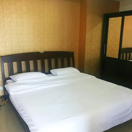 Patong Tower By United 21 Thailand Room photo